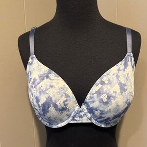 Victoria’s Secret Pink blue logo wear everywhere t-shirt lightly lined bra. 34DD